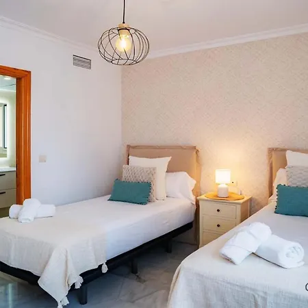 Hole In One - Goletmalaga Villa *